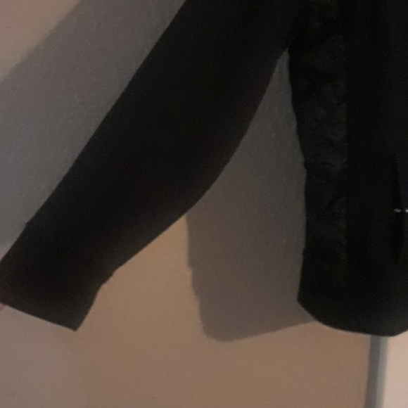 Laura Scott jacket. - Picture 5 of 7